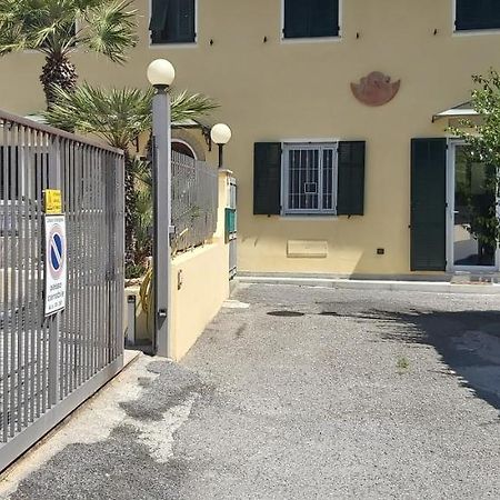 Appartamento La Spiaggia Bordighera Bagian luar foto