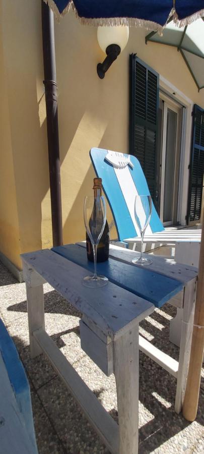 Appartamento La Spiaggia Bordighera Bagian luar foto