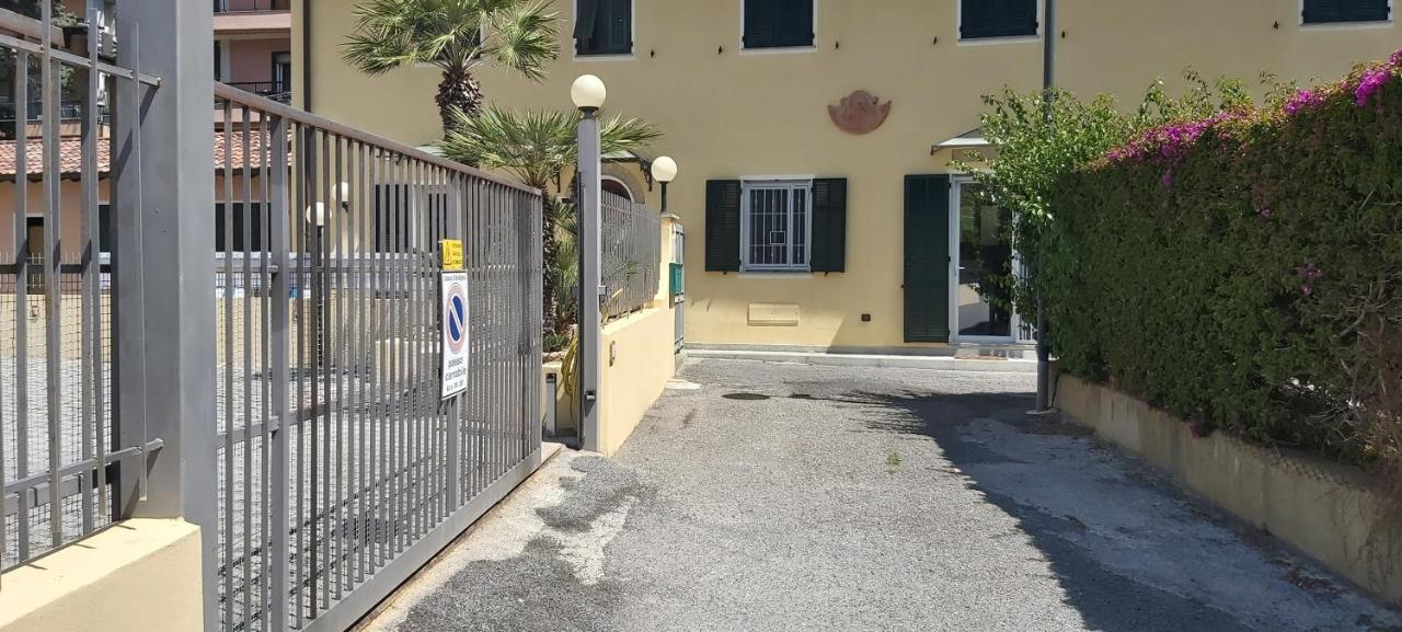 Appartamento La Spiaggia Bordighera Bagian luar foto